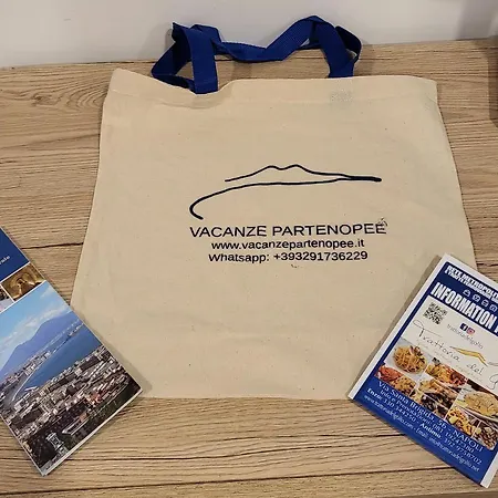 Bed & Breakfast Vacanze Partenopee - San Liborio 4*